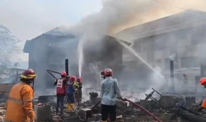 Kebakaran Hebat Melanda Kasepuhan Cipta Mulya Sukabumi, Ratusan Jiwa Terdampak