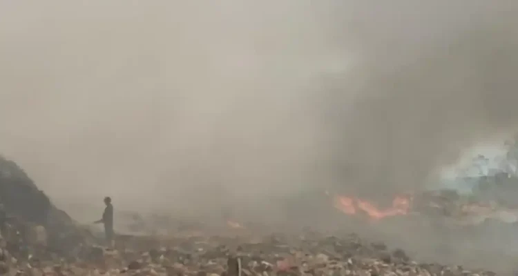 Kebakaran TPA Jatiwaringin Tangerang: 154 Warga Alami Infeksi Saluran Pernapasan Akut