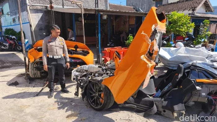 Kecelakaan Horor Andra ST: McLaren 720S Terbelah Dua di Sukoharjo