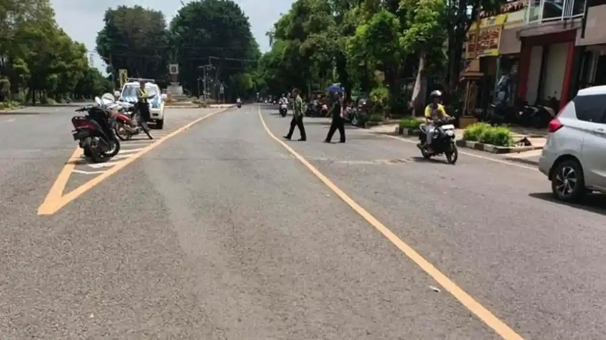 Kecelakaan Maut di Surabaya: Mahasiswa Tewas dalam Tabrakan Adu Banteng