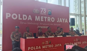 Konferensi Pers Polda Metro Jaya: Puluhan Brimob Bersenjata Jaga Acara