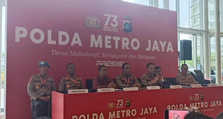 Konferensi Pers Polda Metro Jaya: Puluhan Brimob Bersenjata Jaga Acara