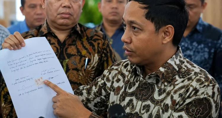KPK Tolak Laporan Gratifikasi Raja Juli Antoni Terkait Amplop dari Bupati Kuantan Singingi