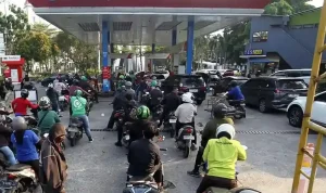 Krisis BBM di Sumatera Utara: Antrean Panjang dan Pemberhentian Sopir Truk Tangki
