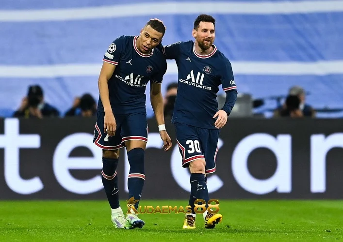 Kylian Mbappe dan Lionel Messi: Dua Bintang Sepakbola yang Menghiasi Dunia Sepakbola