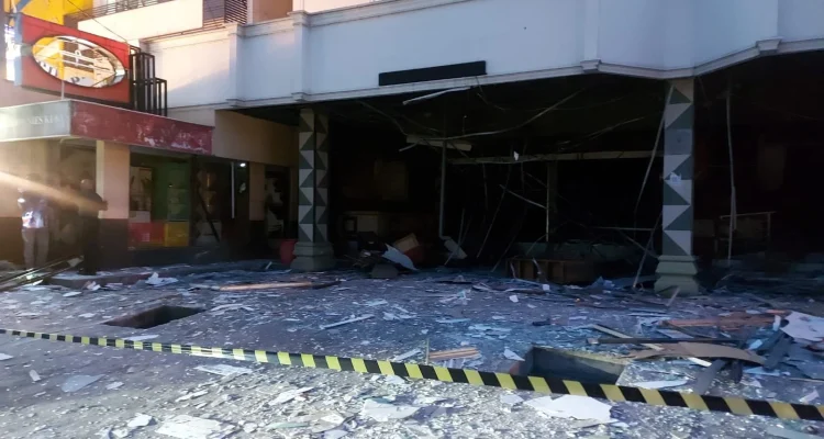 Ledakan Dahsyat di Grand Polonia Medan: 3 Meninggal, 4 Selamat, dan Pencarian Korban