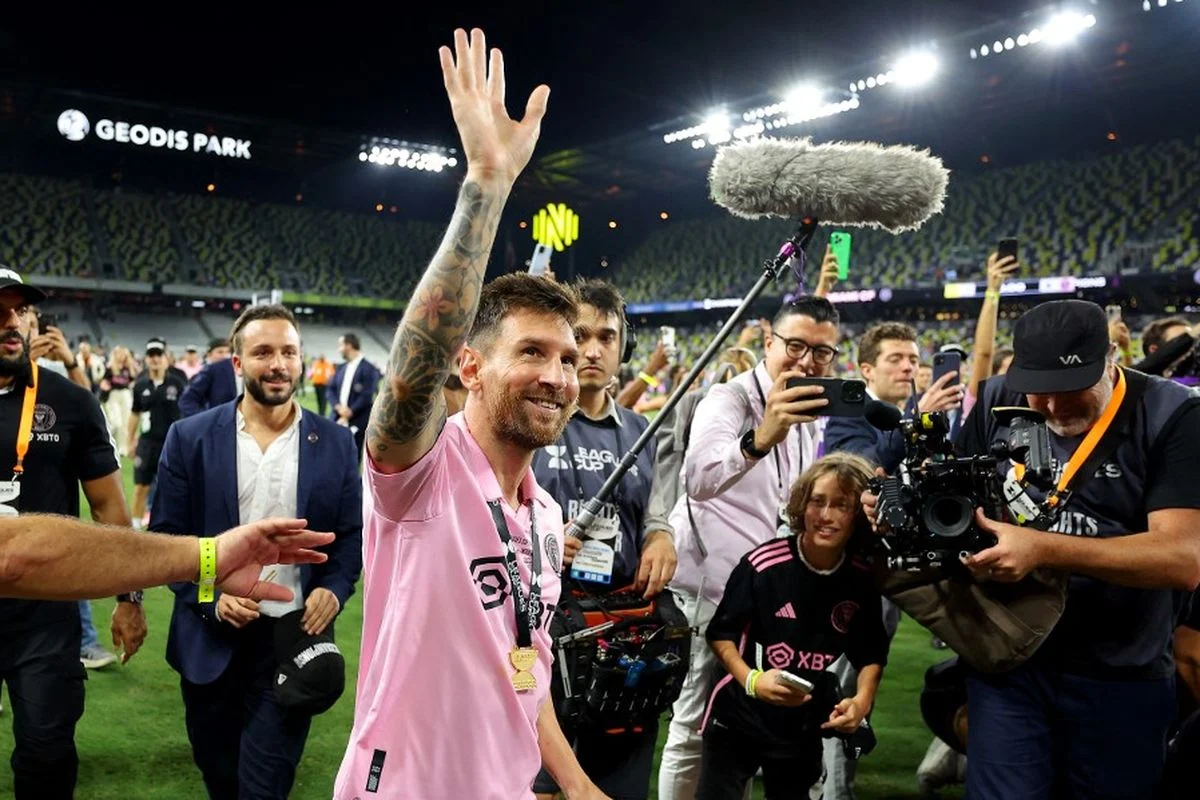 Lionel Messi: Magis di Lapangan dan Kehidupan Pribadi yang Menginspirasi