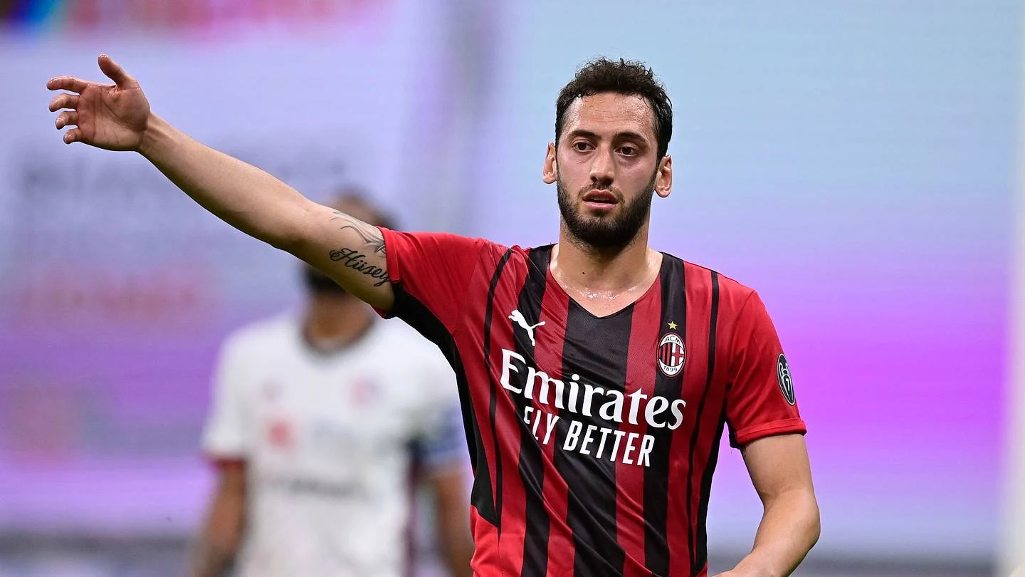 Lisandro Martínez Diburu AC Milan: Apakah Masa Depannya di Manchester United Akan Berakhir?