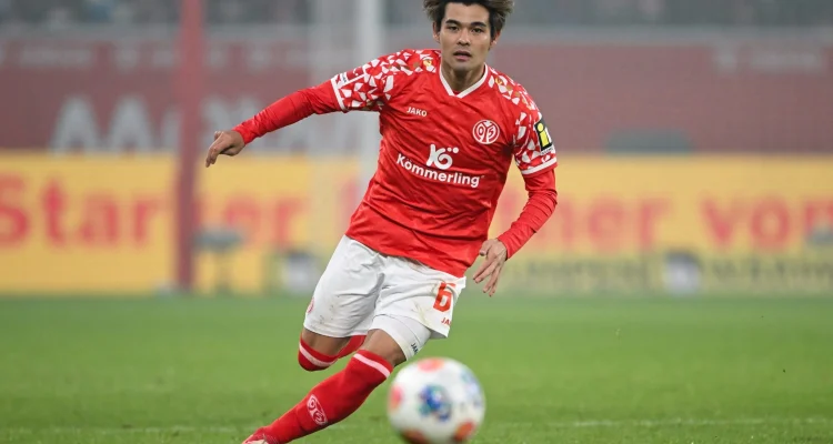 Liverpool Incar Gelandang Jepang Kaishu Sano untuk Menguatkan Midfield