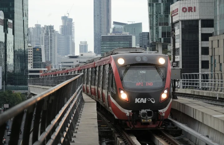 LRT Jabodebek: Solusi Mobilitas Masyarakat dengan Program Edukasi dan Transportasi Ramah Lingkungan