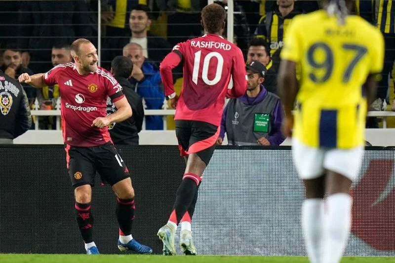 Manchester United F.C. Siap Menghadapi Tantangan Baru di Musim Ini