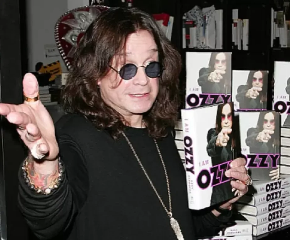 Mengenang Ozzy Osbourne dan Peristiwa Menghebohkan di Dunia Hiburan