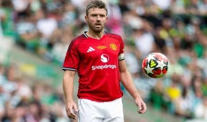 Michael Carrick Siap Bentuk Manchester United yang Lebih Kuat