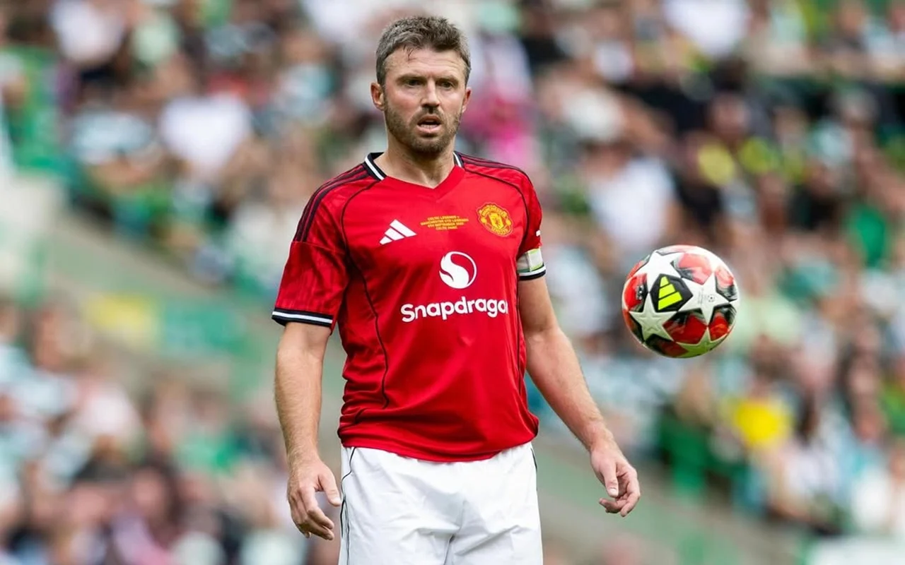 Michael Carrick Siap Bentuk Manchester United yang Lebih Kuat