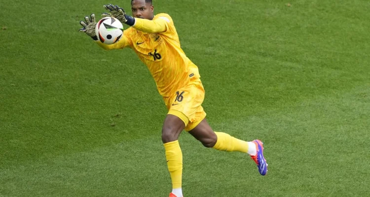 Mike Maignan Pimpin Pencarian Golden Glove di Piala Dunia 2026