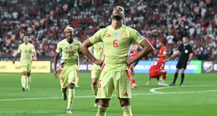 Mikel Merino Bagikan Foto Anjingnya Mengenakan Medali Juara Piala Dunia 2026