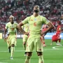Mikel Merino Bagikan Foto Anjingnya Mengenakan Medali Juara Piala Dunia 2026