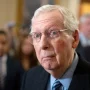Mitch McConnell Menghadapi Spekulasi Kesehatan Setelah Foto 'Bukti Kehidupan' Dirilis