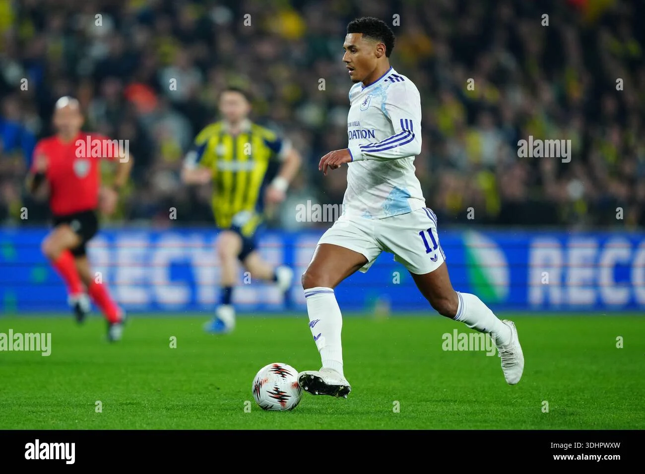 Ollie Watkins Diburu Fenerbahce, Aston Villa Hadapi Tekanan Transfer