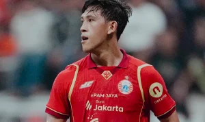 Pemain Sepak Bola: Persija, AC Milan, dan Fulham dalam Pencarian Pemain Baru