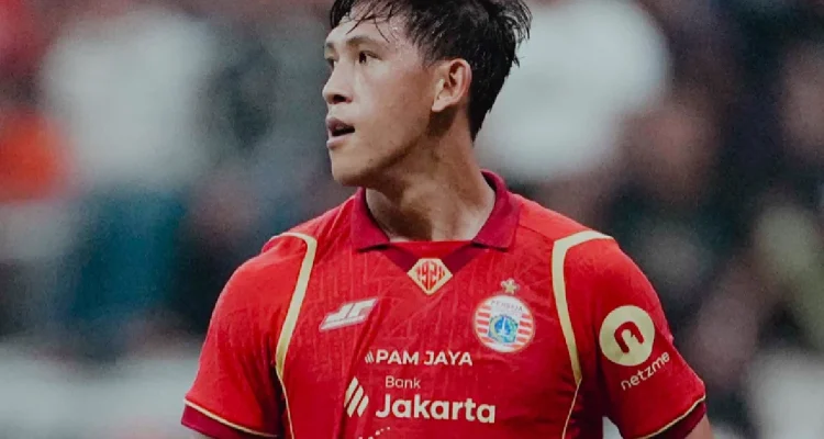 Pemain Sepak Bola: Persija, AC Milan, dan Fulham dalam Pencarian Pemain Baru