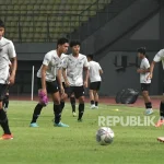 Pertandingan Persahabatan Seru: Dari Ajax hingga Timnas Indonesia U-17