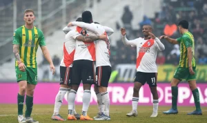 Pertandingan River Plate vs Aldosivi Dikejutkan dengan Kebakaran di Dekat Stadion