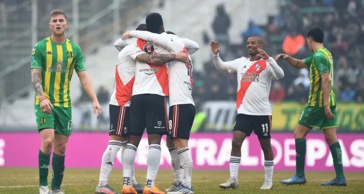 Pertandingan River Plate vs Aldosivi Dikejutkan dengan Kebakaran di Dekat Stadion