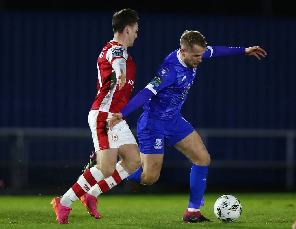 Pertandingan Sengit Waterford FC vs St Patrick's: Aidan Keena Menyelamatkan Posisi dengan Gol Penalti