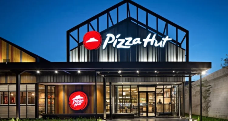 Pizza Hut Hadapi Persaingan di Tiongkok dan Meluncurkan Promosi Musim Panas di Inggris