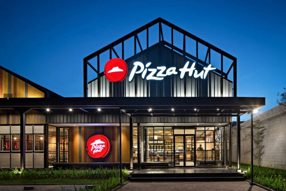 Pizza Hut Hadapi Persaingan di Tiongkok dan Meluncurkan Promosi Musim Panas di Inggris