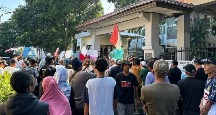 Polemik SPMB di Banten: Warga Pertanyakan Sistem Koordinat dan Praktik Penitipan Anak