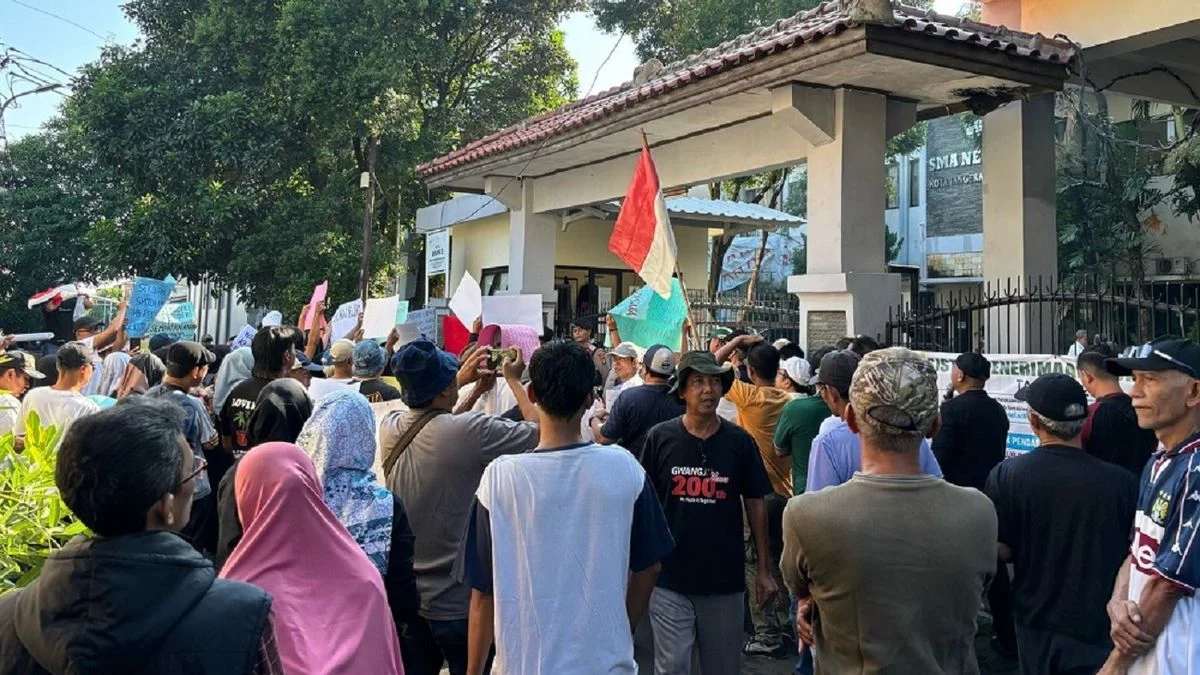 Polemik SPMB di Banten: Warga Pertanyakan Sistem Koordinat dan Praktik Penitipan Anak