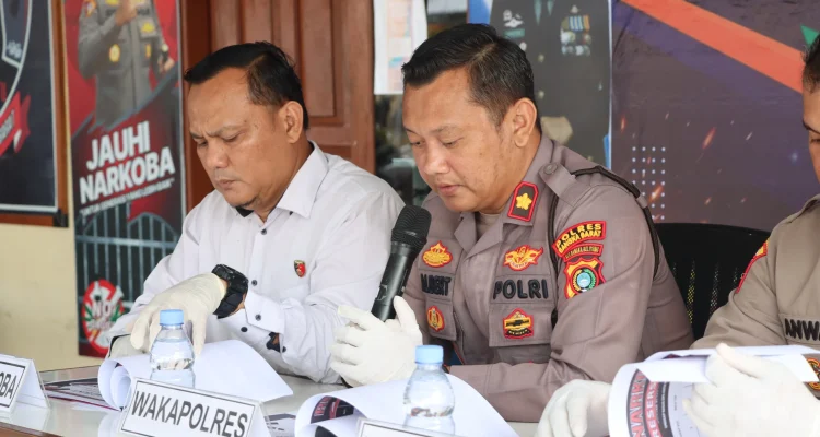 Polres Bangka Barat Gagalkan Peredaran Sabu, Dua Tersangka Diamankan