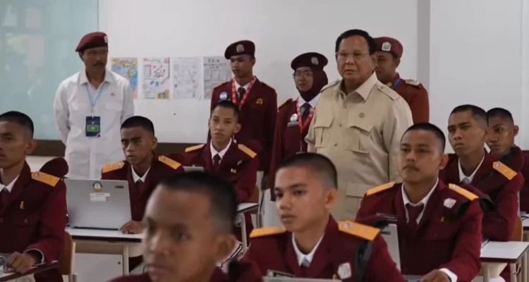 Prabowo Subianto Luncurkan Sekolah Rakyat, Hashim Djojohadikusumo Ungkap Kisah Keluarga Miskin di Balik Program Ini