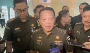Rumah Jampidsus Digeledah Polisi, Emas 74 Kg dan Ratusan Miliar Ditemukan