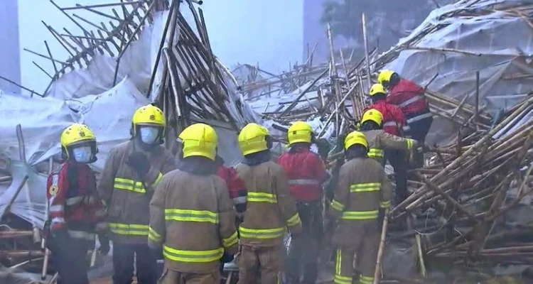 Topan Noul Menghantam Hong Kong, 2 Pekerja Terjebak di Scaffold 85m di Atas Tanah