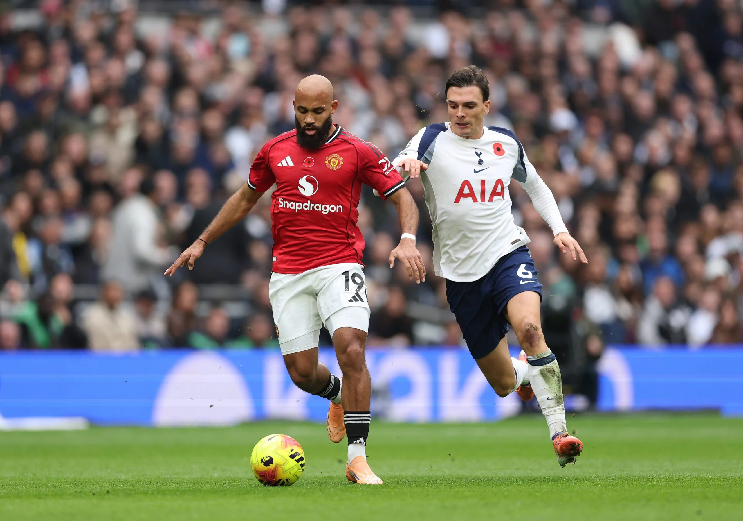 Tottenham Hotspur Sukses Mengalahkan Manchester United dalam Perebutan Mateus Fernandes
