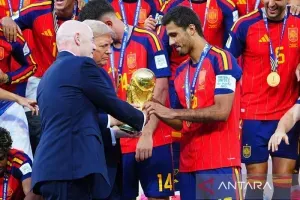 Unai Simon Raih Sarung Tangan Emas Piala Dunia 2026, Spanyol Juara
