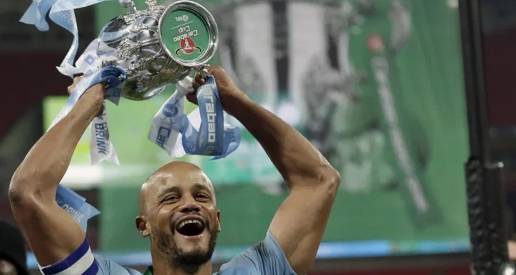Vincent Kompany Berperan dalam Karier Pemain Muda di Manchester City dan Bayern Muenchen