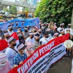 Aksi Demo Jakarta: Mahasiswa dan Peternak Ayam Menggelar Unjuk Rasa