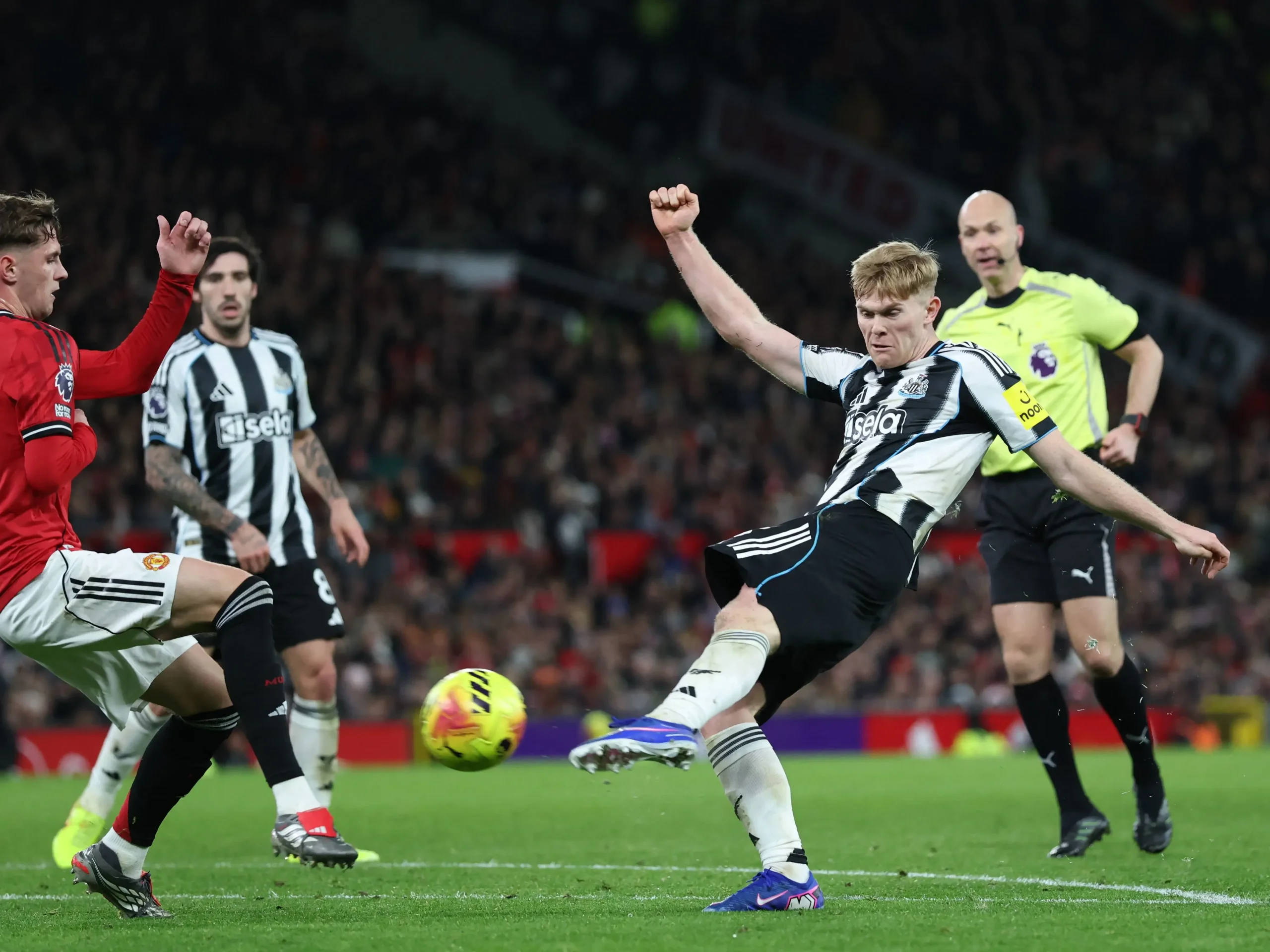Arsenal Dekati Penandatanganan Bruno Guimaraes, Manchester United Belajar dari Keputusan Lewis Hall, Liverpool Dapatkan Boost dari Barcola