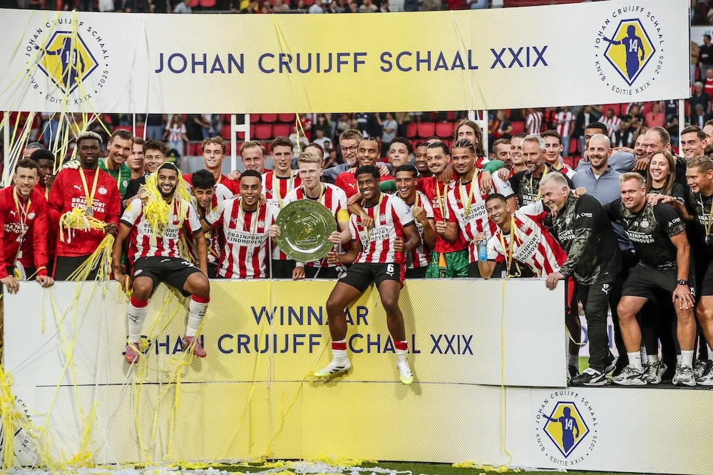 AZ Alkmaar Hancurkan PSV 4-0, Raih Gelar Johan Cruyff Shield Kedua
