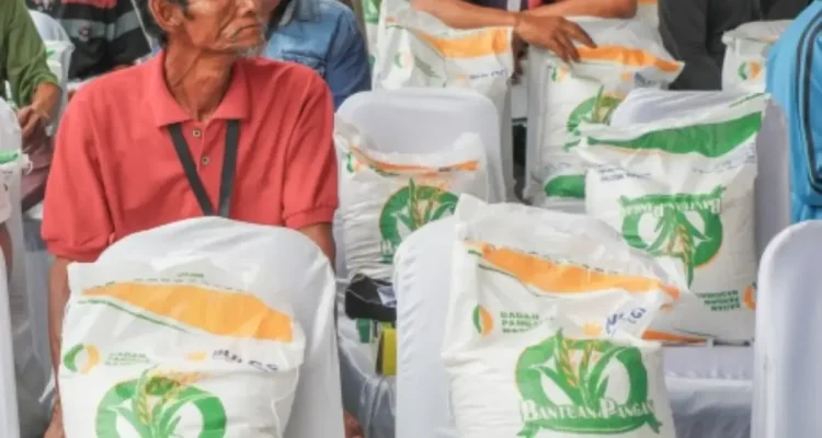 Bantuan Beras Disalurkan Serentak 17 Agustus, Masyarakat Desil 1-4 Dapat 30 Kg