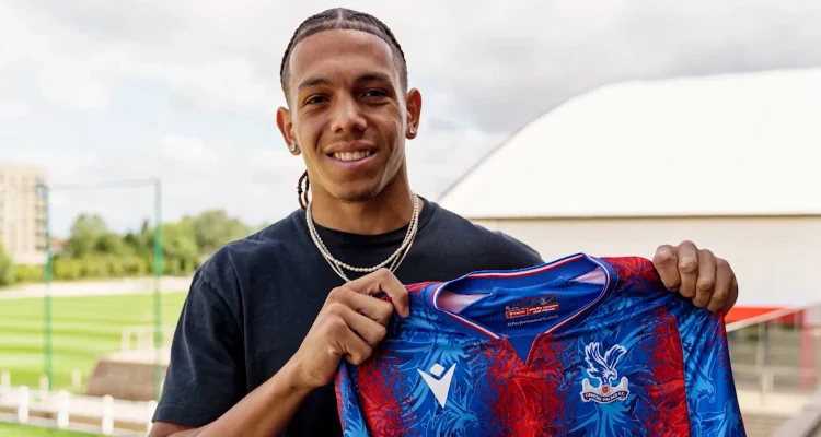 Bristol City Tambah Kuat dengan Penandatanganan Rio Cardines dari Crystal Palace