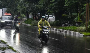 Cuaca Bandung Cerah, Dua Pengendara Menempuh 1.945 Kilometer Untuk Menyalurkan Bantuan