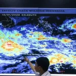 Cuaca Besok: Hujan dan Badai di Berbagai Negara