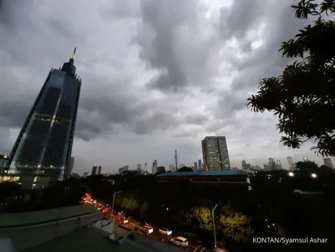 Cuaca Jakarta Besok: Cerah Berawan dengan Potensi Hujan Ringan