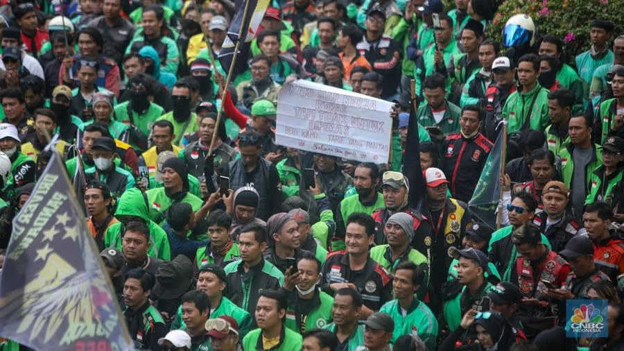 Demo dan Unjuk Rasa Menandai Awal Pekan Ini