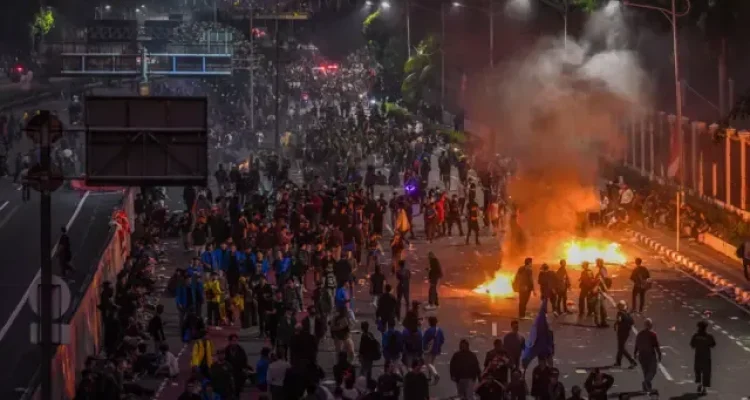 Demo Jakarta Hari Ini: Pemasangan Pagar di Mal dan Antisipasi Kepolisian